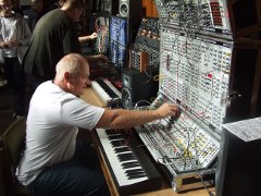 Hajo mit D�pfer Analog-Modularsystem A-100